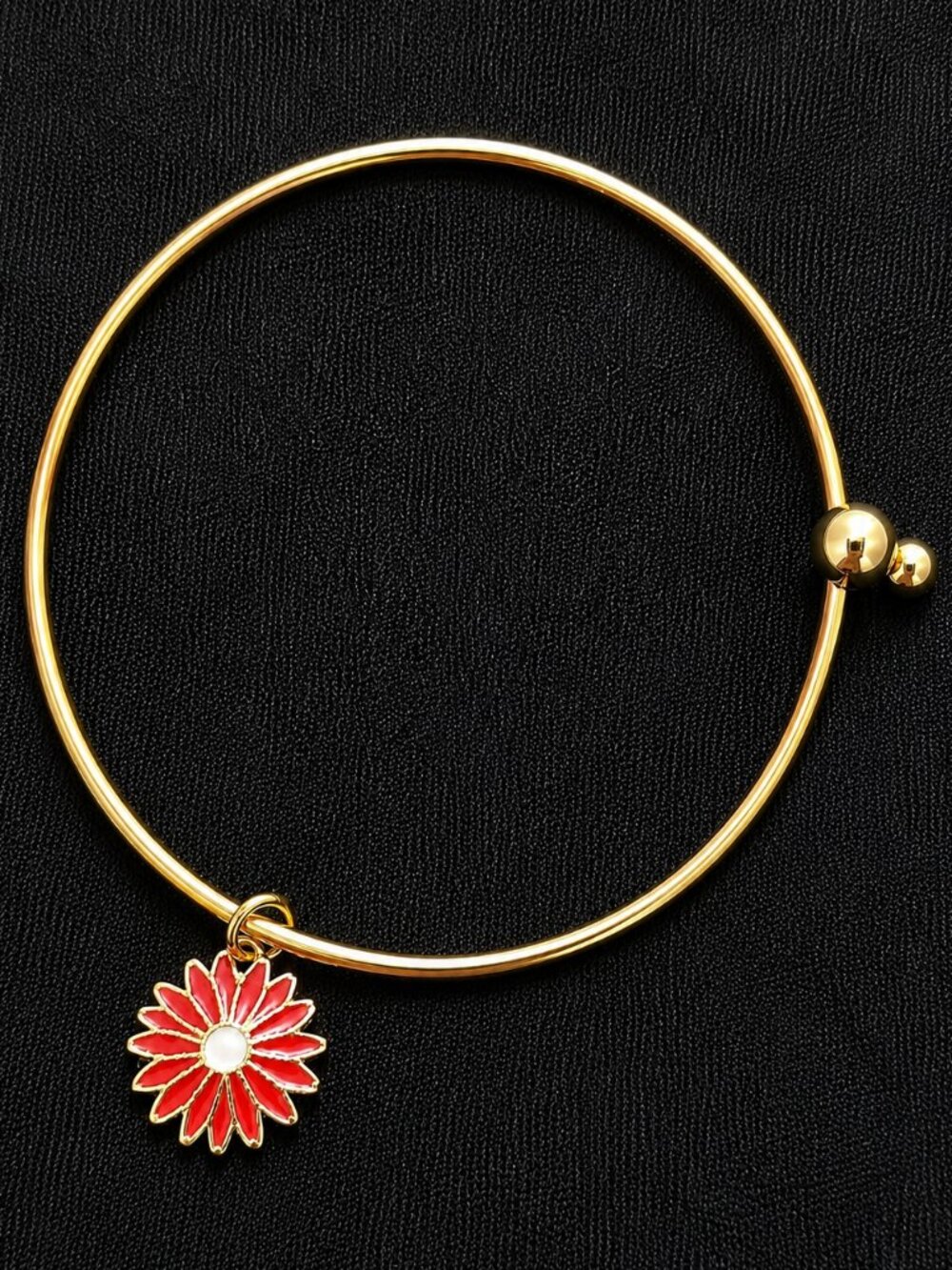 Vintage Daisy Charm Wire Bangle Bracelet